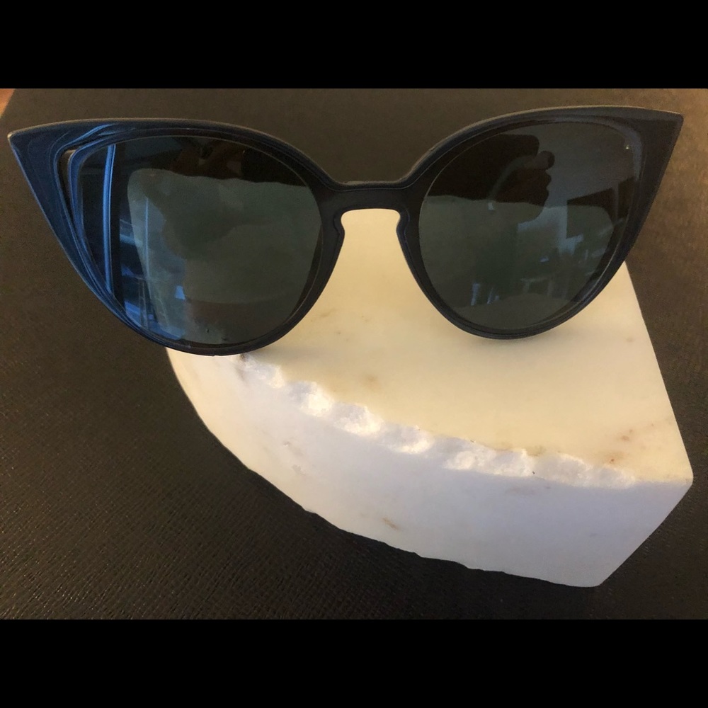 Gorgeous Fendi Cat Eye Sunglasses - Blue